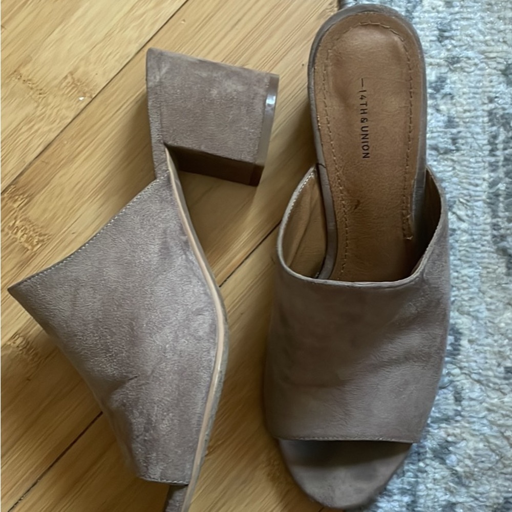Nude Mules